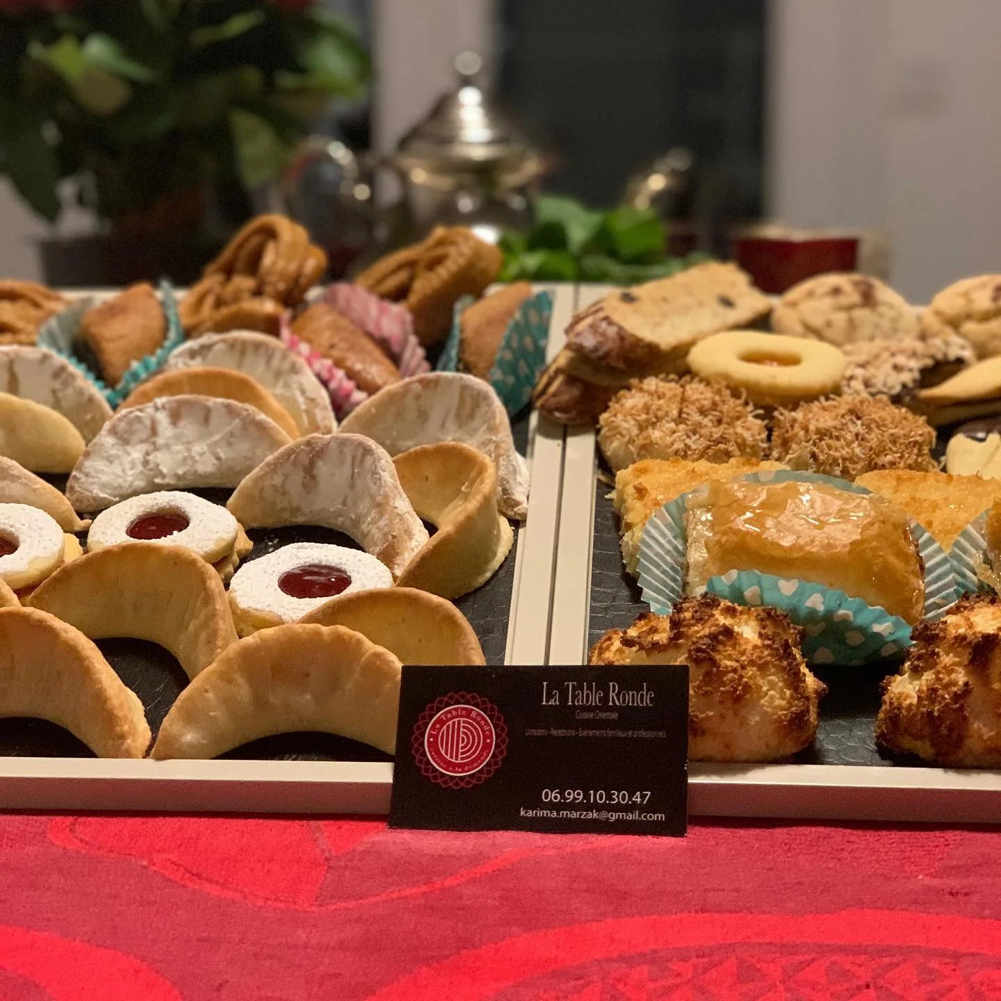 Buffet de pâtisseries et de préparations La Table Ronde